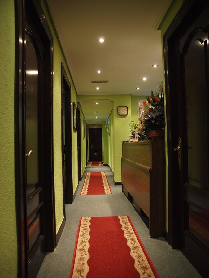 Hotel Paris ヒホン エクステリア 写真