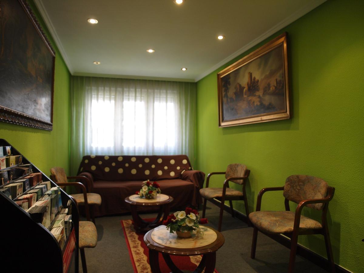 Hotel Paris ヒホン エクステリア 写真